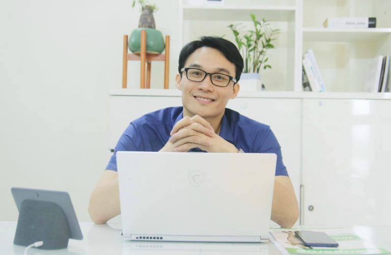 Giảng viên Hậu Nguyễn